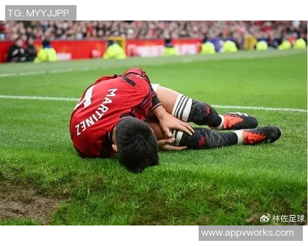 马丁内斯的传奇人生与足球梦想：从草根到巅峰的奋斗故事